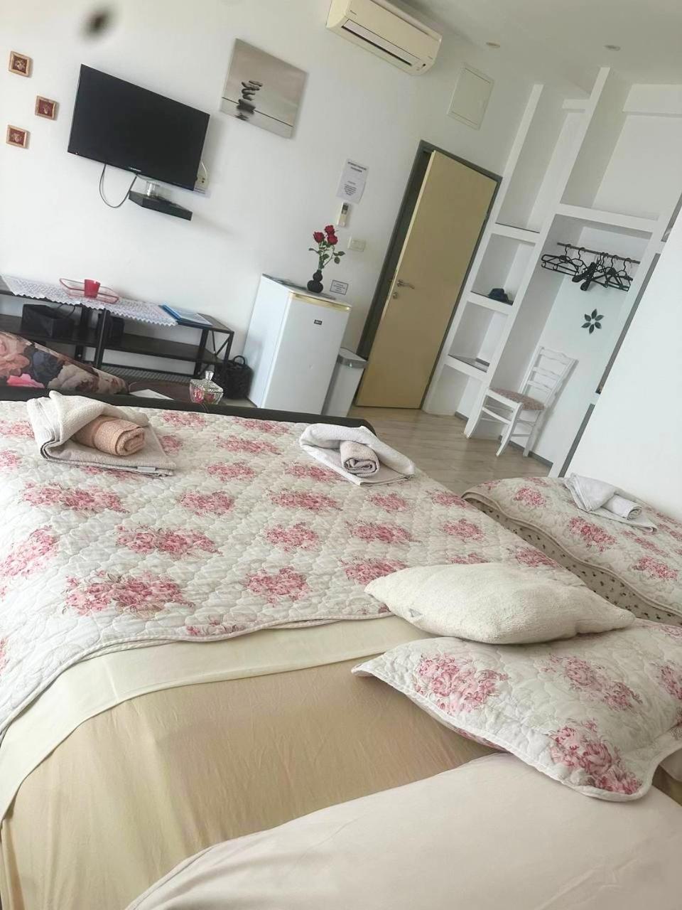 Super Horizont -Free Parking And Jaccuzzi Hotel Stobreč Kültér fotó